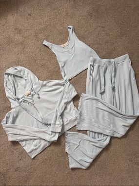 Cozy Ribbed Light Blue Lounge Set — Hoodie S, Tank & Drawstring Pants M